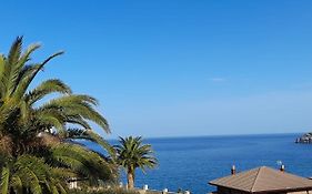 Vistas Al Mar, Urbanización Privada Con Piscina De Agua Salada